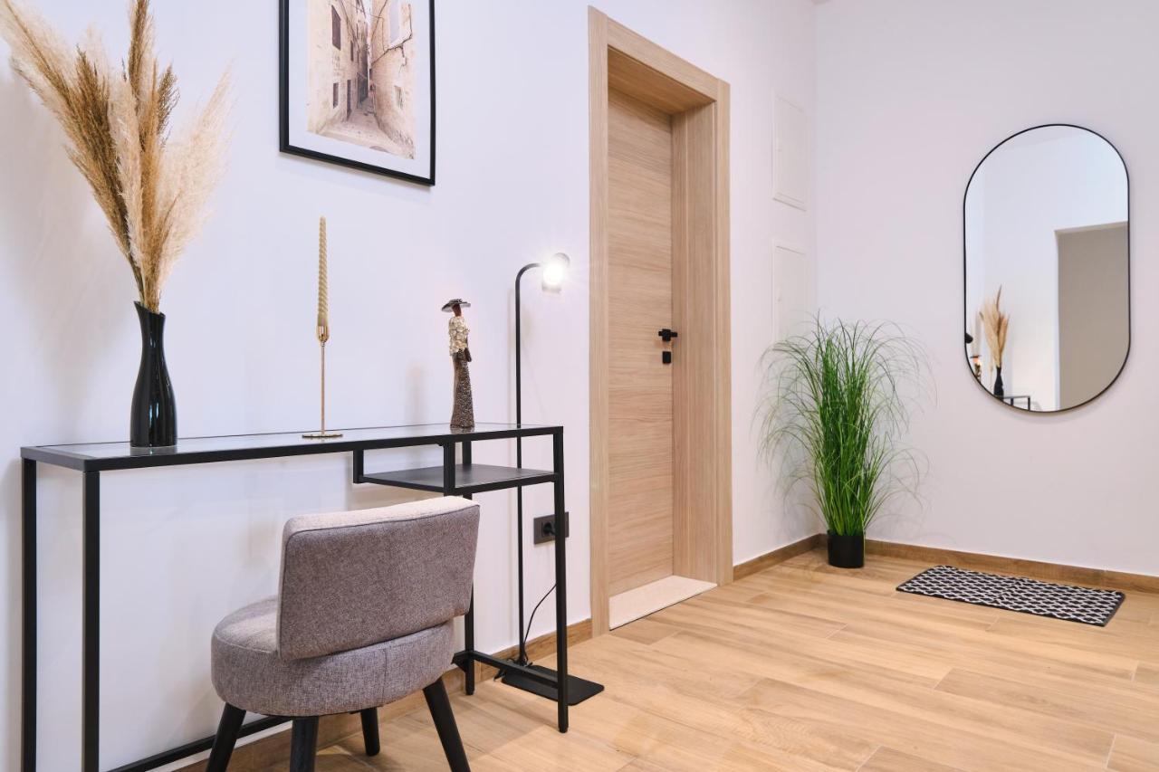 Holiday Home South Cliff Split Bagian luar foto
